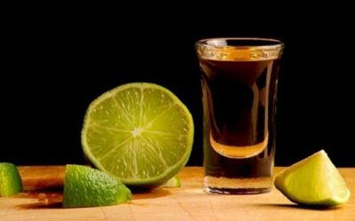 Tequila con limón