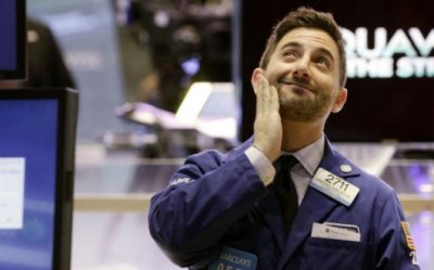 Corredor de la NYSE detecta caida de acciones