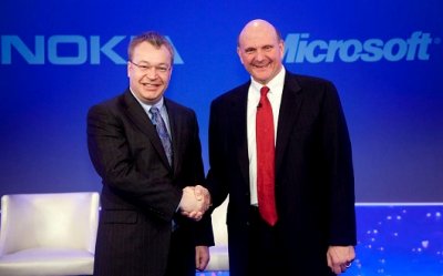 CEO de Microsoft Steve Ballmer y CEO de Nokia, Stephen Elop