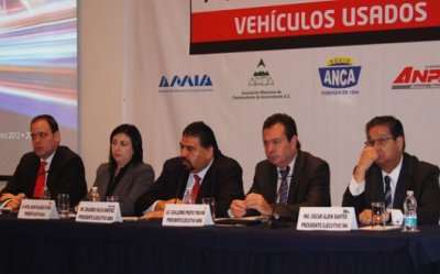 Representantes del sector automotriz