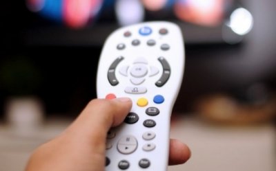 Control remoto de televisión comercial