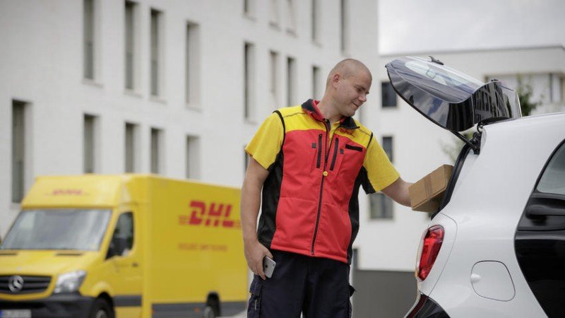 DHL