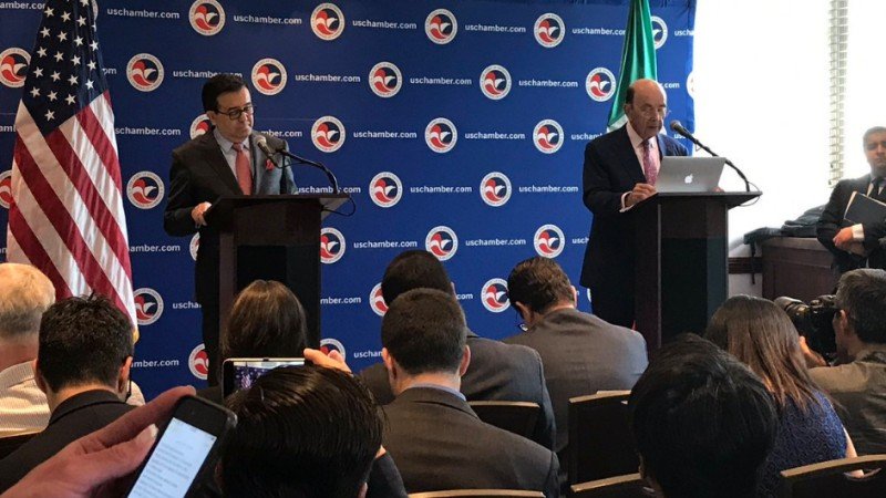 Ildefonso Guajardo y Wilbur Ross