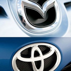 Toyota y Mazda
