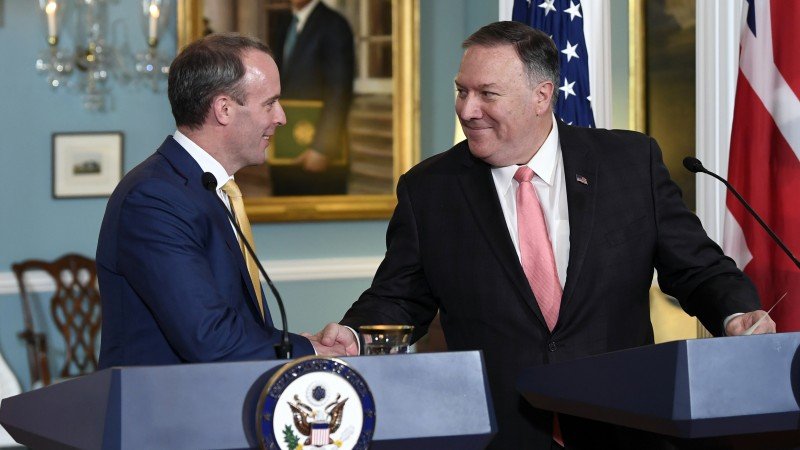 dominic raab y mike pompeo