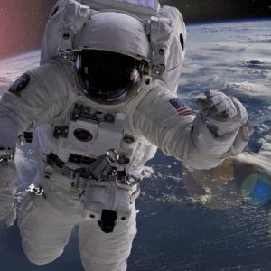 astronauta en el espacio