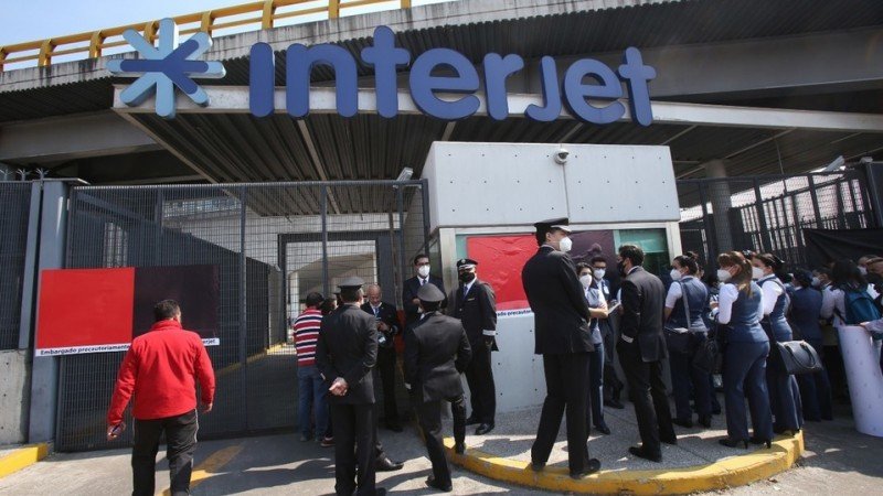 trabajadores de interjet en huelga