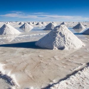 SQM y Codelco acuerdan explotación conjunta de litio en el Salar de Atacama