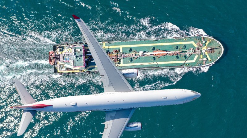 Cabotaje sectores aéreo y marítimo