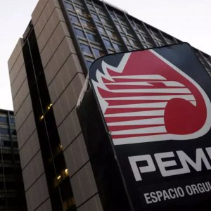 Fitch ratifica calificación de Pemex