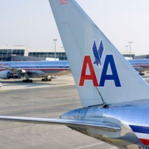 American Airlines reanuda sus vuelos en EE. UU. tras un fallo técnico que provocó la suspensión temp