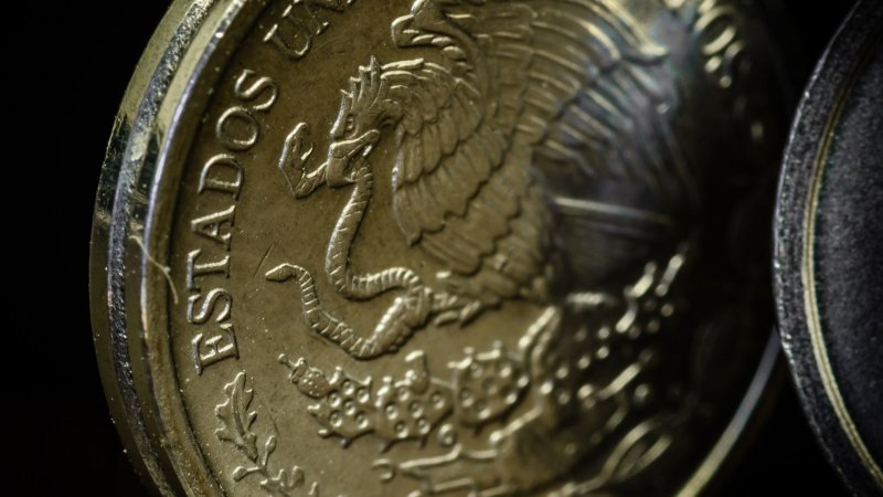 Peso mexicano se aprecia