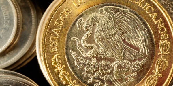 Peso mexicano sube