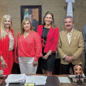 Uni-Trade y Starr Camargo