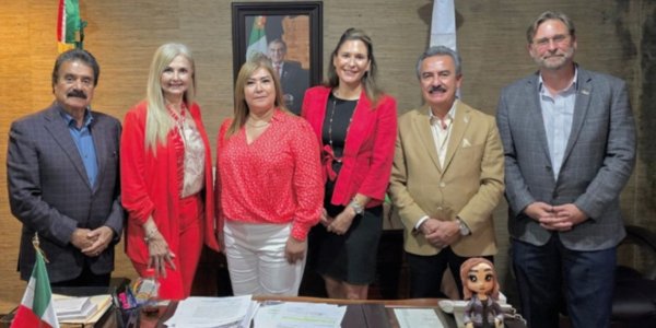 Uni-Trade y Starr Camargo
