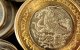 Peso mexicano se mantiene estable tras datos de inflación; la BMV repunta impulsada por resultados corporativos